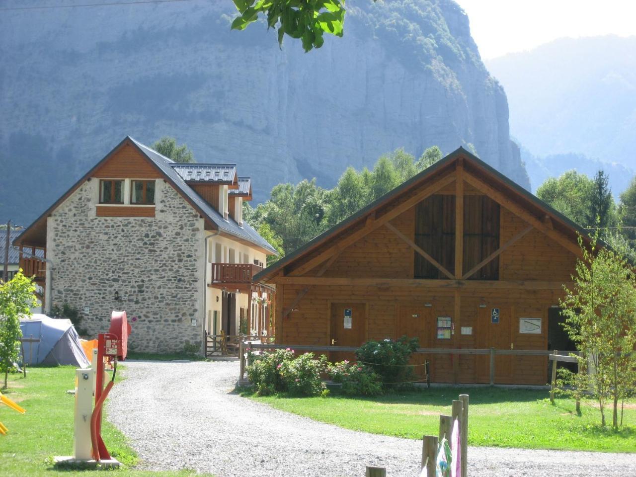 Ferme Noemie Villa Le Bourg-d'Oisans Exterior photo