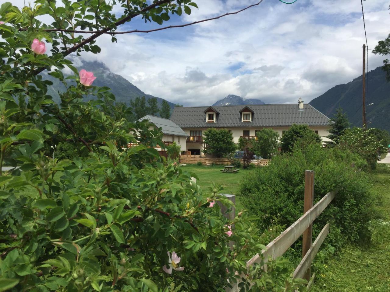 Ferme Noemie Villa Le Bourg-d'Oisans Exterior photo
